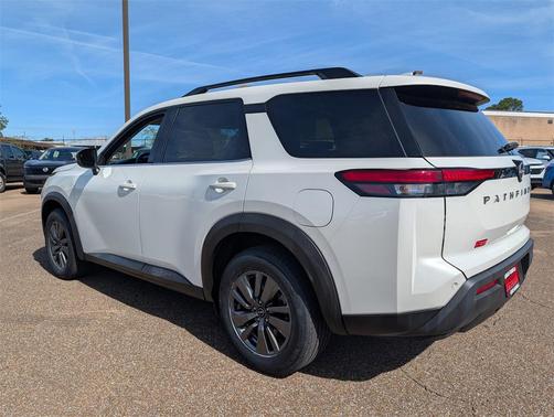 2024 Nissan Pathfinder SV FWD