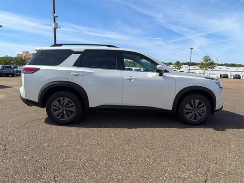 2024 Nissan Pathfinder SV FWD