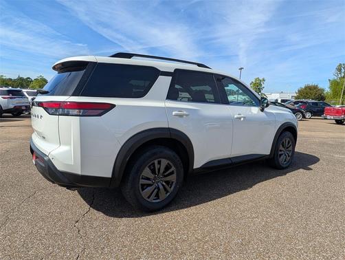 2024 Nissan Pathfinder SV FWD