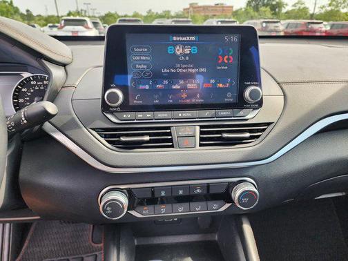 2022 Nissan Altima SR Intelligent AWD