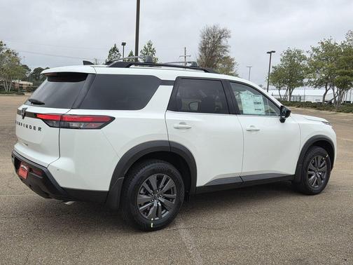 2026 Nissan Pathfinder SV