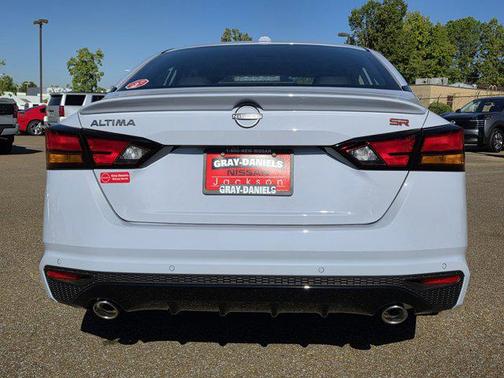 2025 Nissan Altima SR FWD