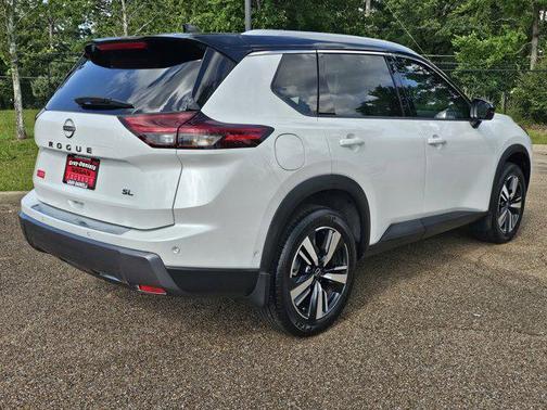 2024 Nissan Rogue SL