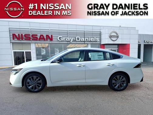 Aspen White 2026 Nissan Sentra SL