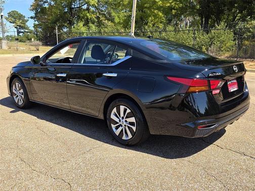 2025 Nissan Altima S FWD