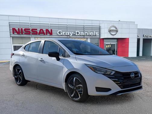 2025 Nissan Versa 1.6 SR