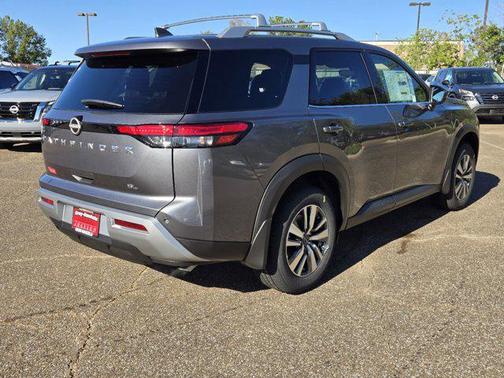 2025 Nissan Pathfinder SL FWD