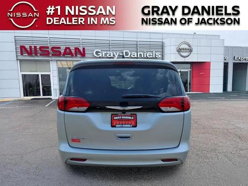 Silver Mist Clearcoat 2023 Chrysler Voyager LX