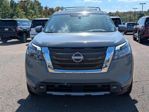 2025 Nissan Pathfinder Platinum FWD