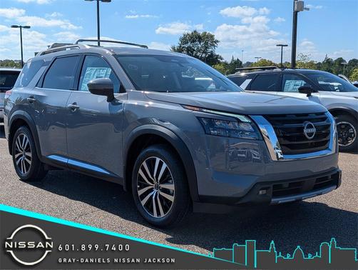 2025 Nissan Pathfinder Platinum FWD