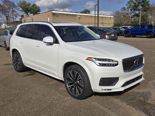 2020 Volvo XC90 T5 Momentum 7 Passenger