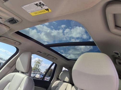 2020 Volvo XC90 T5 Momentum 7 Passenger