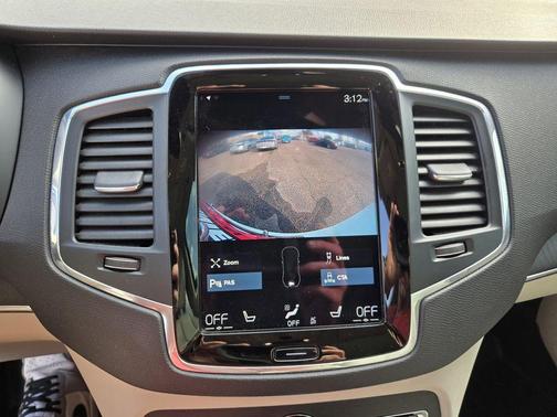 2020 Volvo XC90 T5 Momentum 7 Passenger