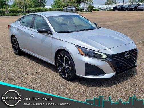 2023 Nissan Altima SR FWD