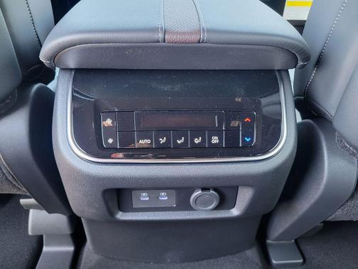 2025 Nissan Armada SL