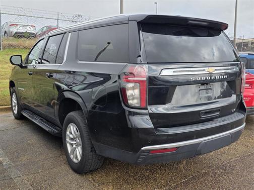 2024 Chevrolet Suburban LT