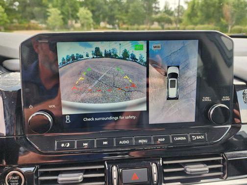 2023 Nissan Pathfinder Platinum 4WD
