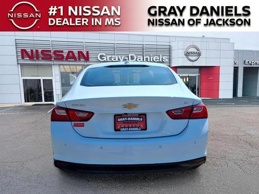 Summit White 2024 Chevrolet Malibu LT