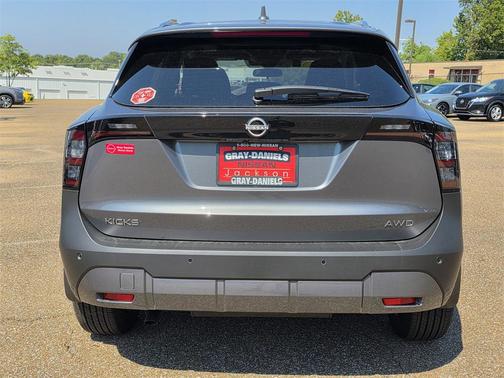 2025 Nissan Kicks SV