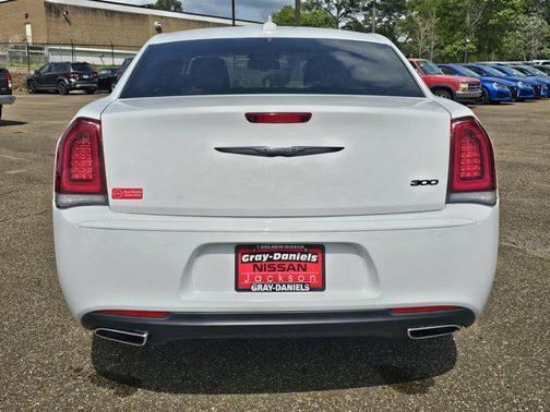 2022 Chrysler 300 Touring