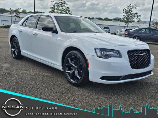 2022 Chrysler 300 Touring