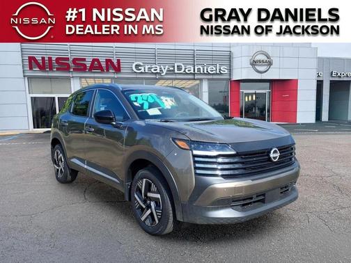 Canyon Bronze M 2026 Nissan Kicks SV