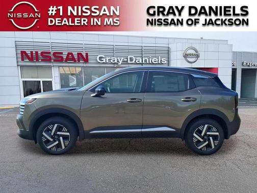 Canyon Bronze M 2026 Nissan Kicks SV