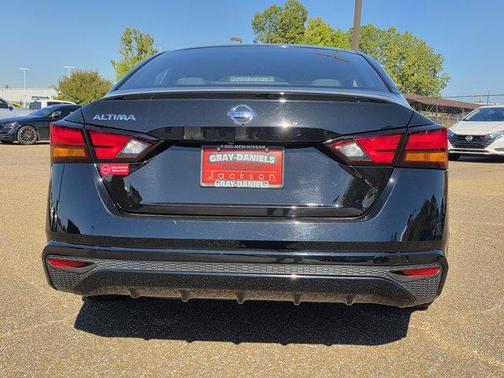 2022 Nissan Altima S FWD