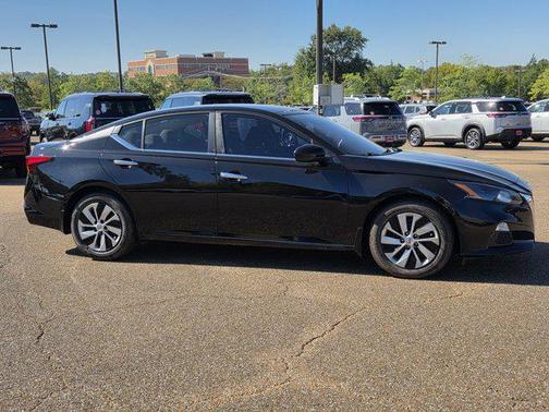 2022 Nissan Altima S FWD