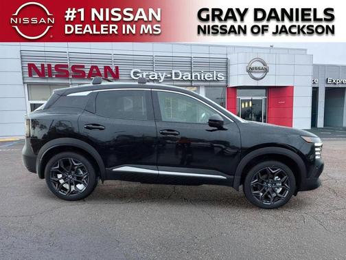 Super Black 2026 Nissan Kicks SR