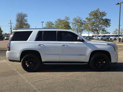 2020 Cadillac Escalade Luxury