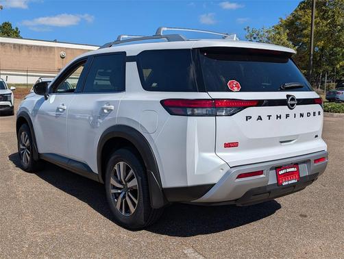 2025 Nissan Pathfinder SL FWD