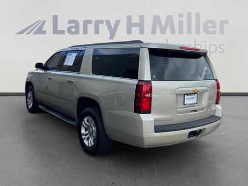 Champagne Silver 2017 Chevrolet Suburban LT