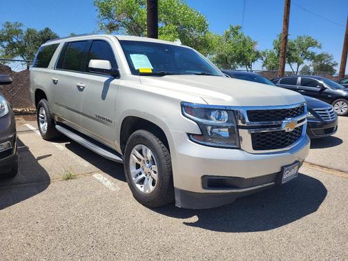 Champagne Silver 2017 Chevrolet Suburban LT