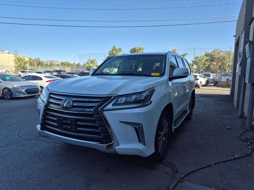 Eminent White Pearl 2018 Lexus LX 570
