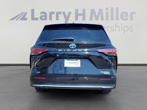 2024 Toyota Sienna Platinum 7 Passenger