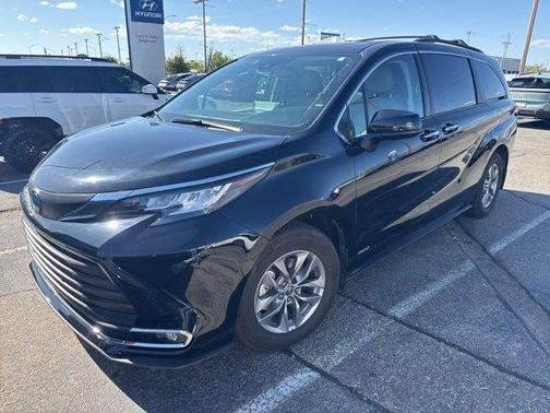 2021 Toyota Sienna XLE