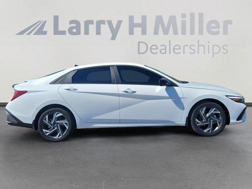 2025 Hyundai ELANTRA HEV SEL Sport