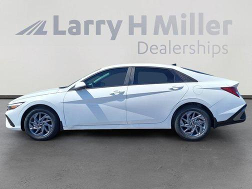 2025 Hyundai ELANTRA HEV Blue