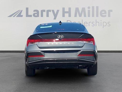 2025 Hyundai ELANTRA HEV SEL Sport