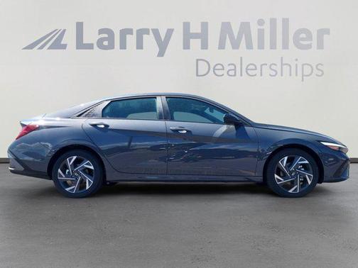 2025 Hyundai ELANTRA HEV SEL Sport