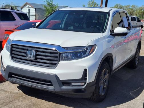 White 2021 Honda Ridgeline RTL