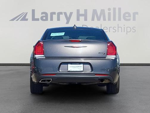 2022 Chrysler 300 S