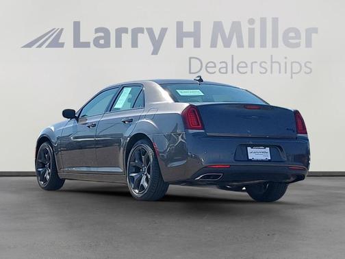 2022 Chrysler 300 S