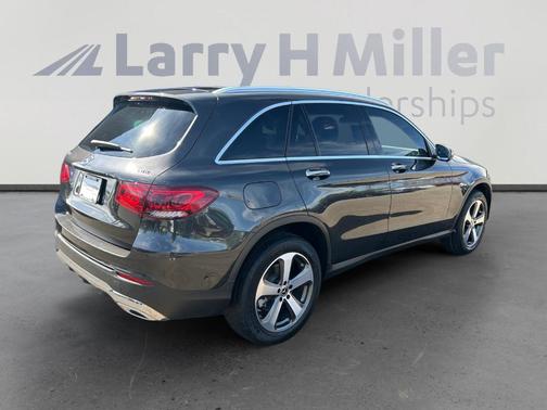 SELECT 2022 Mercedes-Benz GLC 300 Base 4MATIC