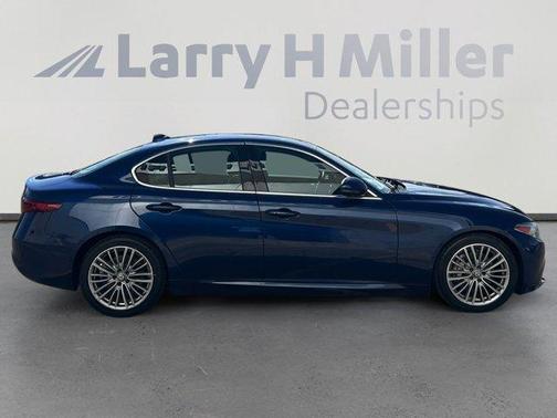 Montecarlo Blue Metallic 2017 Alfa Romeo Giulia Ti