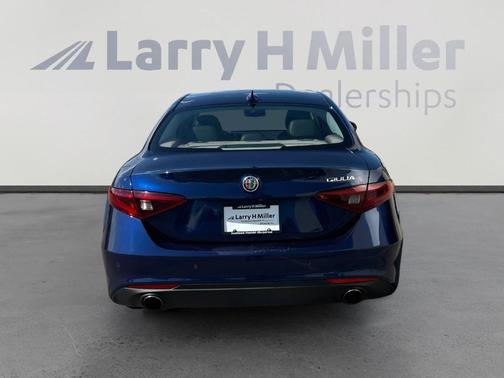 Montecarlo Blue Metallic 2017 Alfa Romeo Giulia Ti