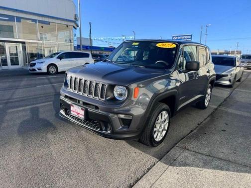Graphite Gray 2023 Jeep Renegade Latitude