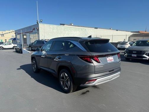 2026 Hyundai TUCSON Hybrid SEL