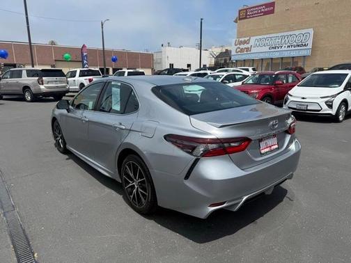 2022 Toyota Camry SE
